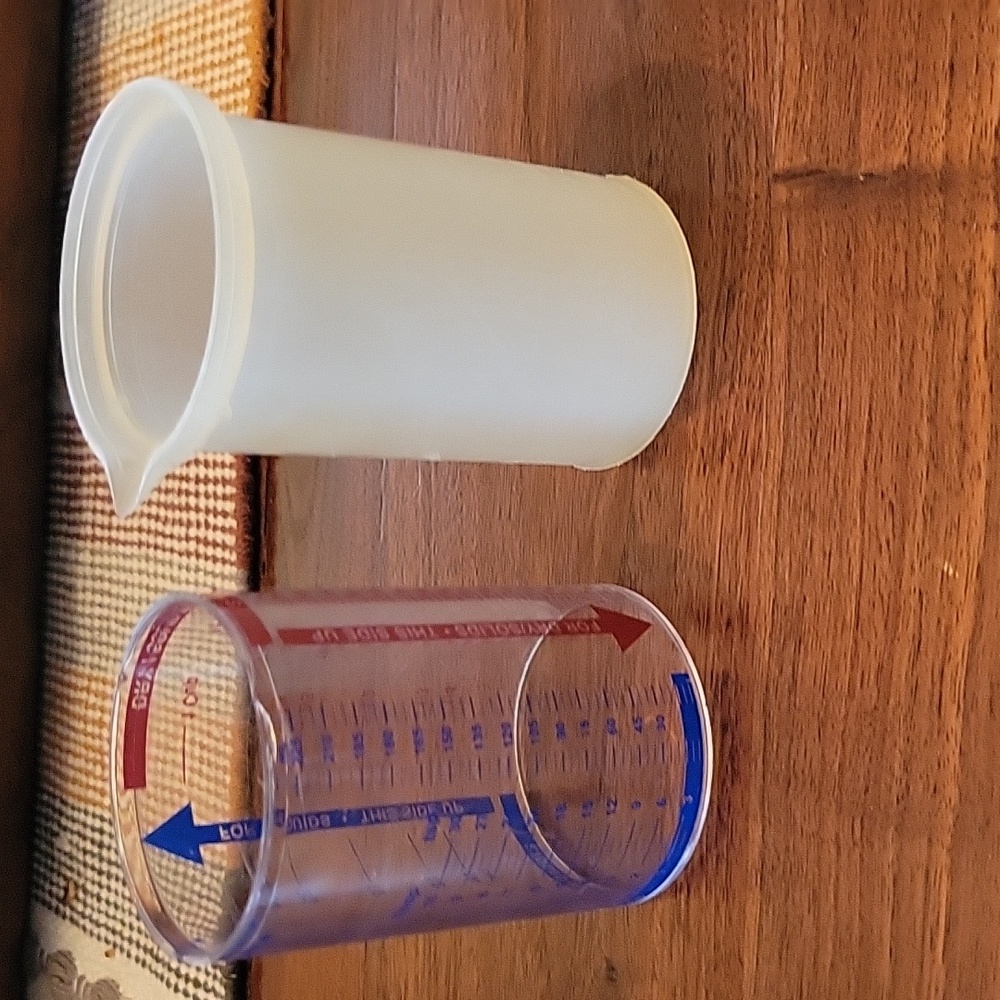 Pampered Chef measuring cup.